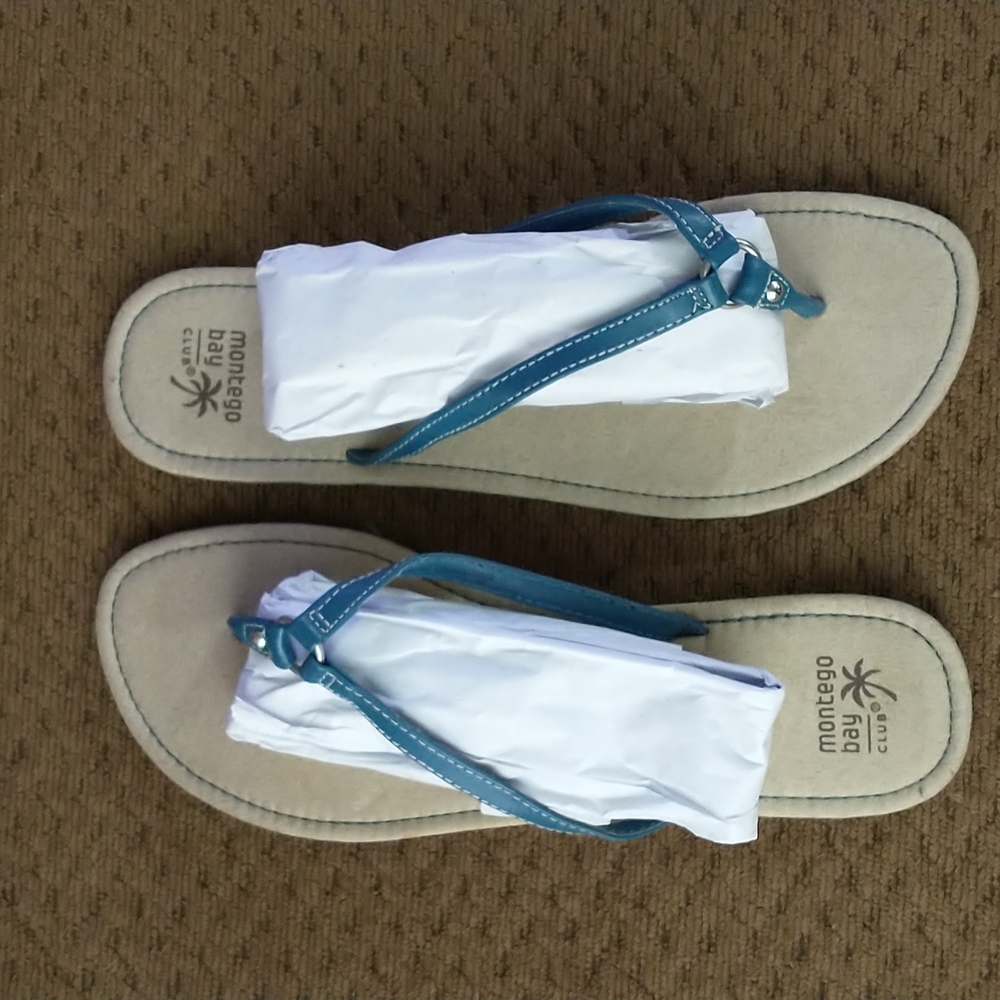 NWOT Montego Bay Club teal flipflops